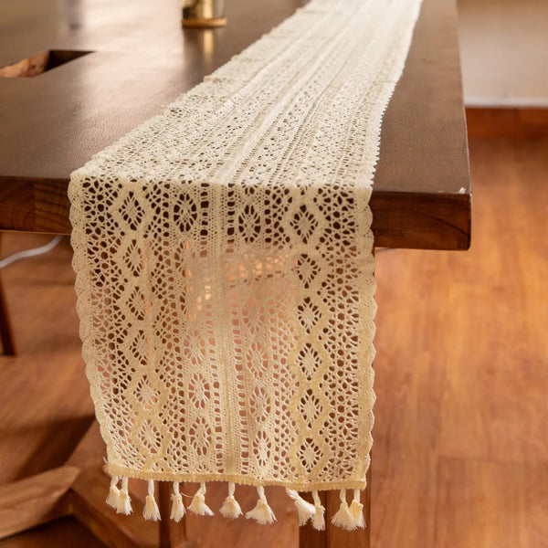 Penelope Lace Table Runner -- Delicors
