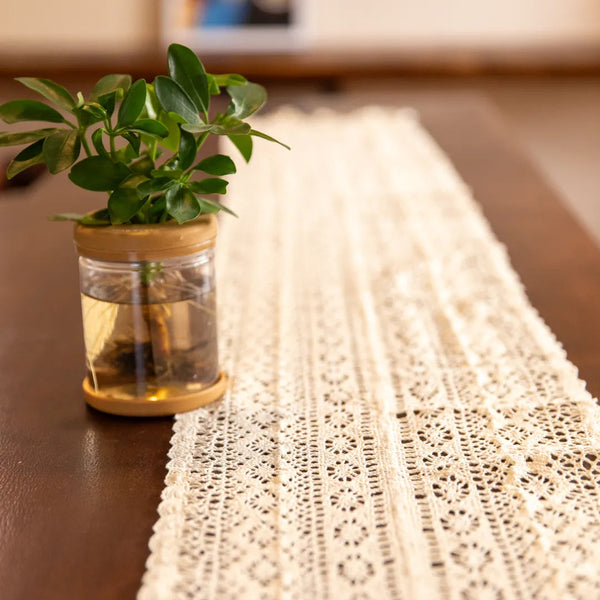 Penelope Lace Table Runner -- Delicors