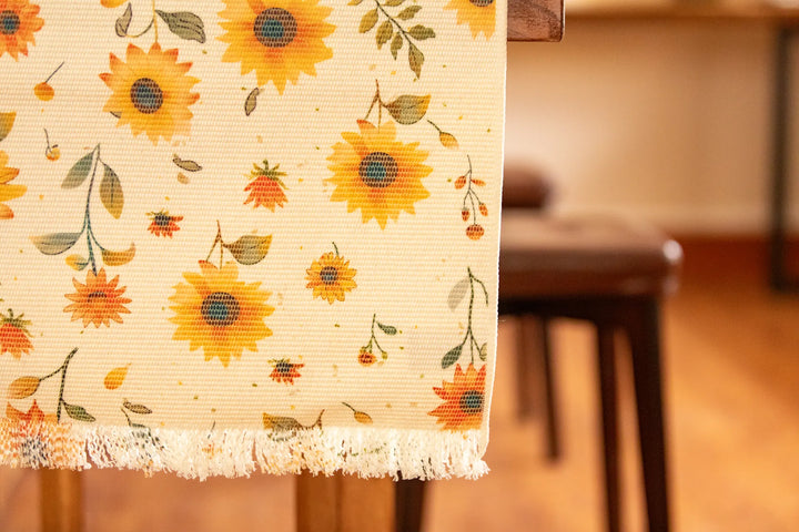Sunny Sunflower Table Runner -- Delicors