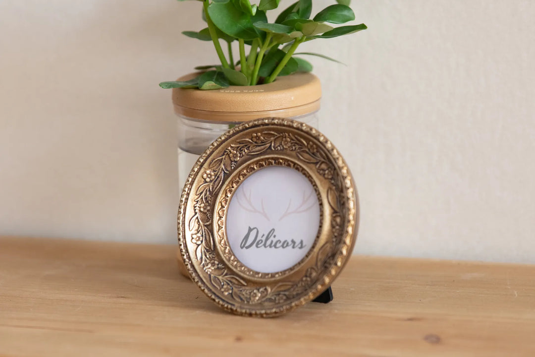 Victoria Floral Photo Frame Round -- Delicors