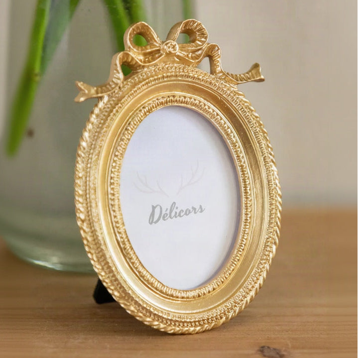 Victorian Bow Oval Photo Frame