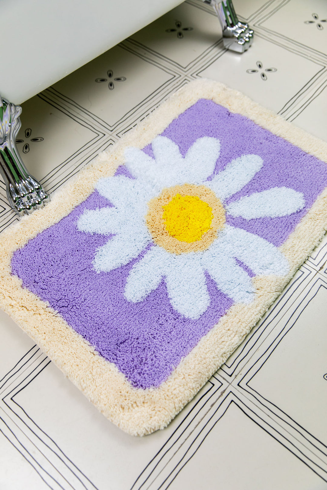 Daisy Petal Purple Bath Mat -- Delicors