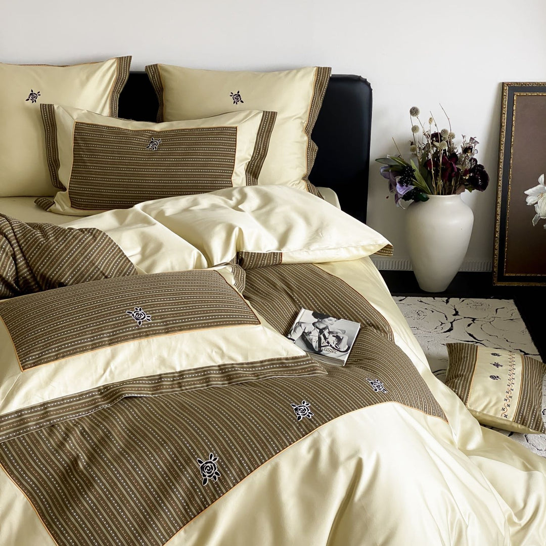 Melody of Roses Bedding Set