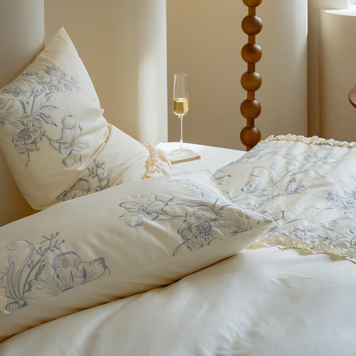 Glow Custard Fleur - de - lis Bedding Ensemble - Bedding - Delicors
