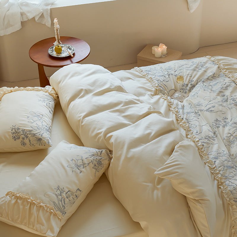 Glow Custard Fleur - de - lis Bedding Ensemble - Bedding - Delicors