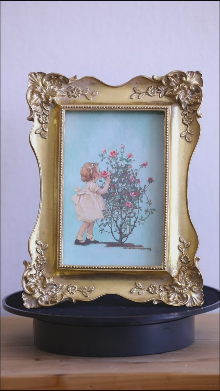 Gilded Floral Ornate Frame - Delicors