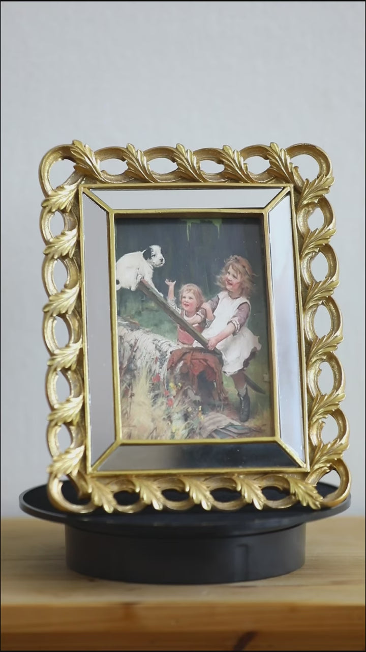 Regal Gold Leaf Photo Frame - Delicors