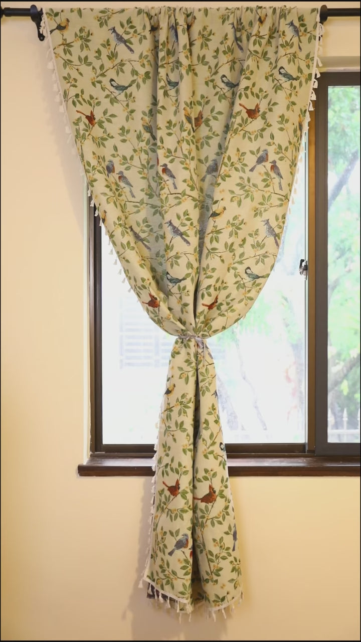 Singing Bird Table Runner -- Delicors