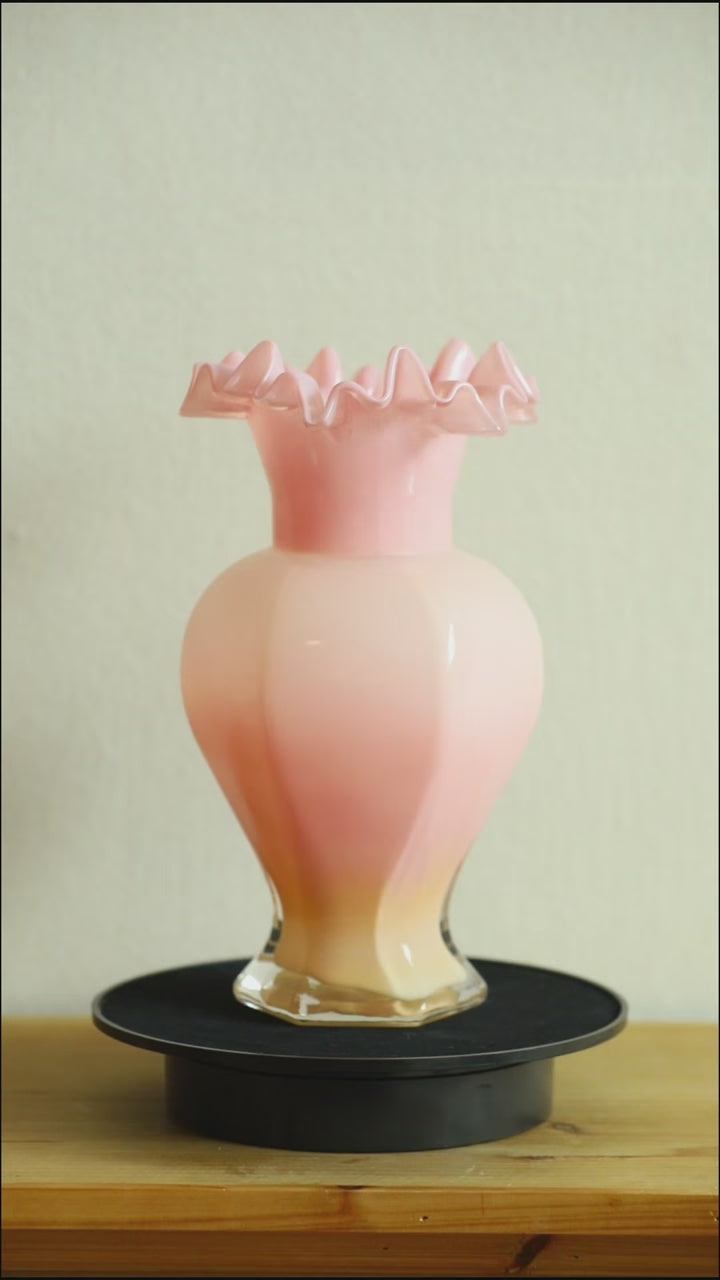 Ruffled Romance Glass Vase IceCream - Delicors