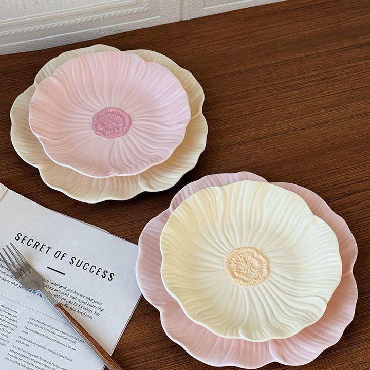 Rippling Water Lily Plate