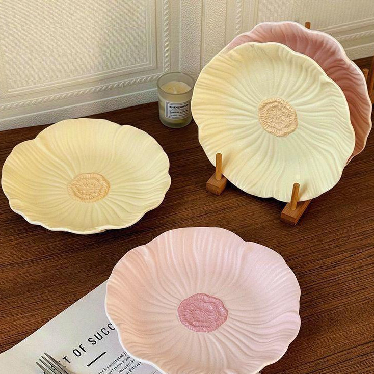 Rippling Water Lily Plate
