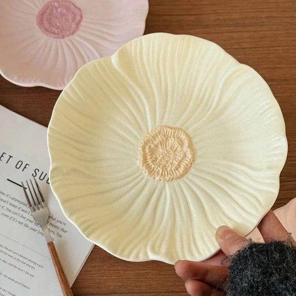 Rippling Water Lily Plate