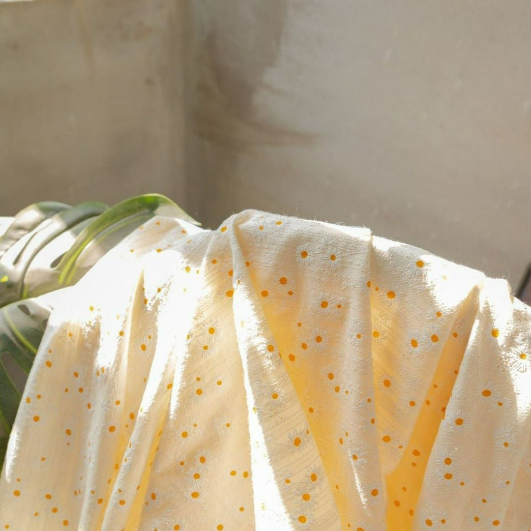 Small Daisy Tassel Table Cloth -Table Cloth- Delicors