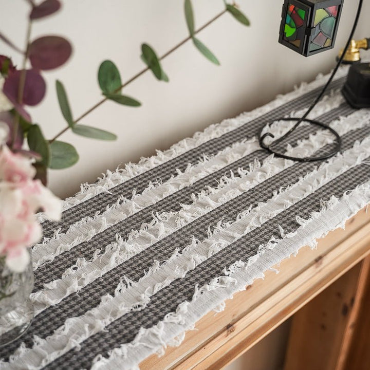 American Countryside Table Runner -- Delicors