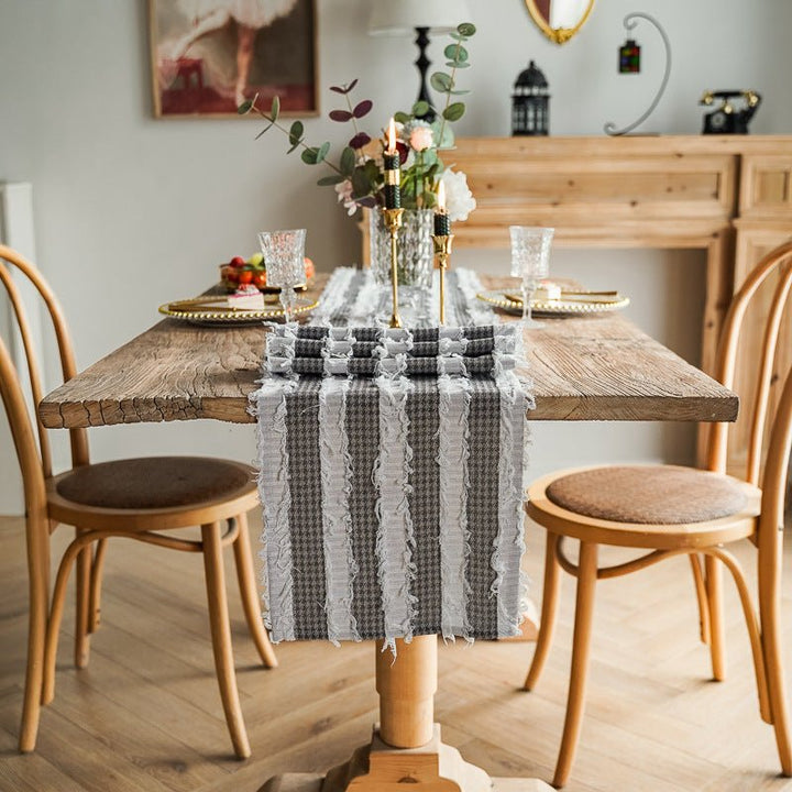 American Countryside Table Runner -- Delicors