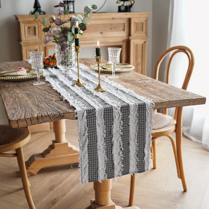 American Countryside Table Runner -- Delicors