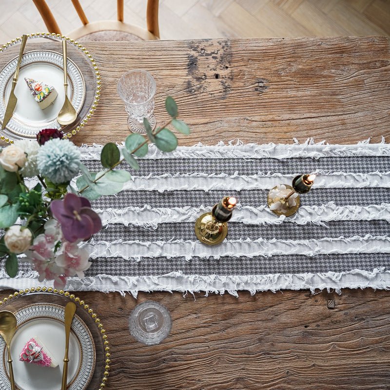 American Countryside Table Runner -- Delicors