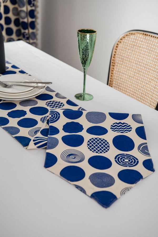 Blue Point Table Runner -- Delicors