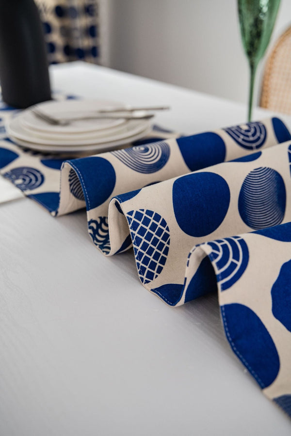Blue Point Table Runner -- Delicors