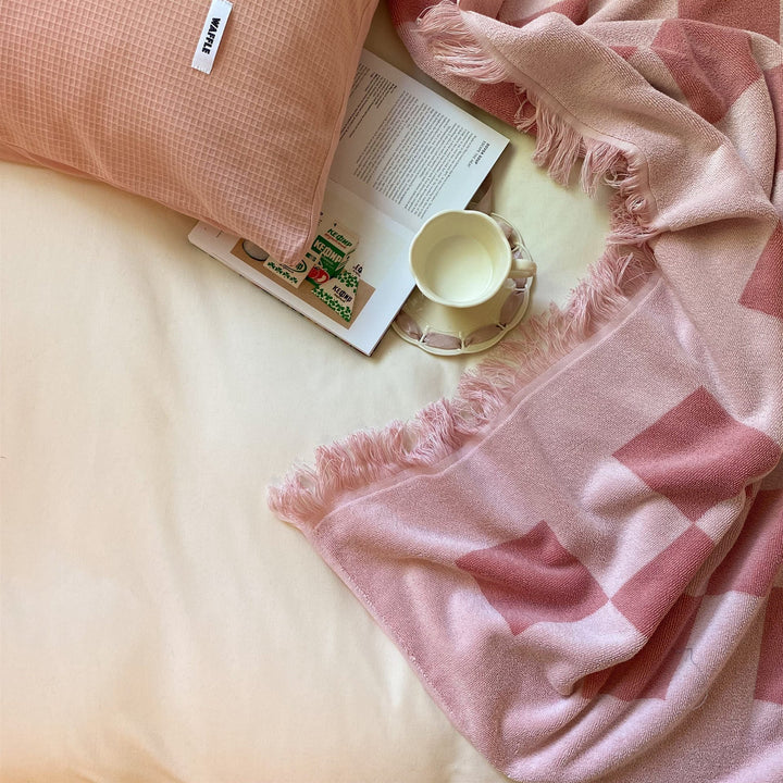 Checkerboard Plus Blanket -Throw- Delicors