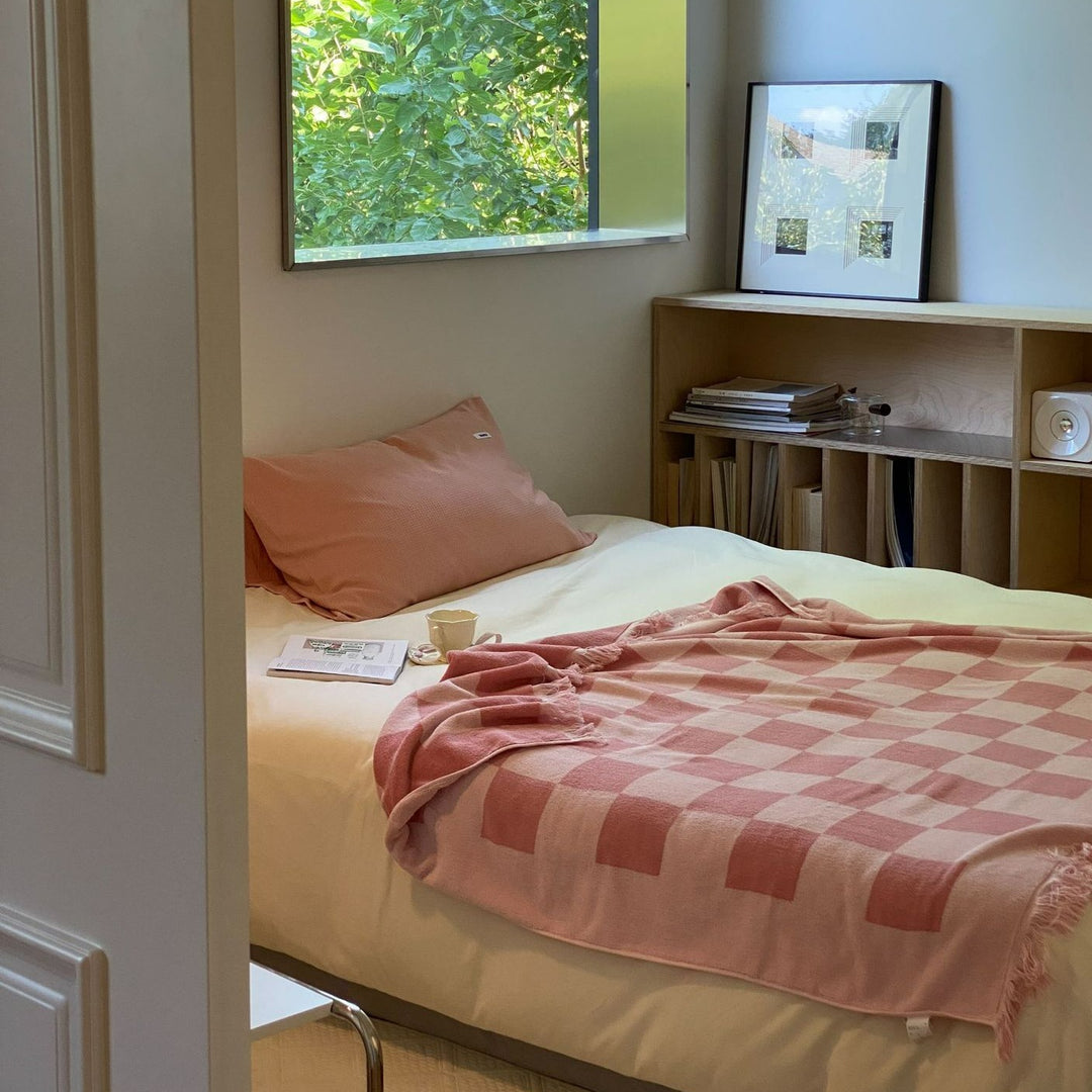 Checkerboard Plus Blanket -Throw- Delicors
