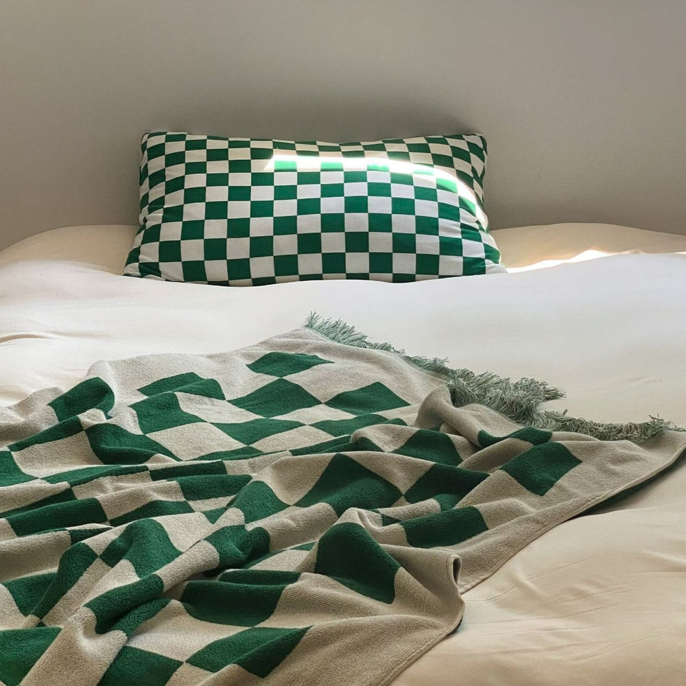 Checkerboard Plus Blanket -Throw- Delicors