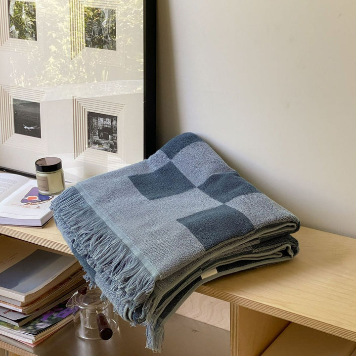 Checkerboard Plus Blanket -Throw- Delicors