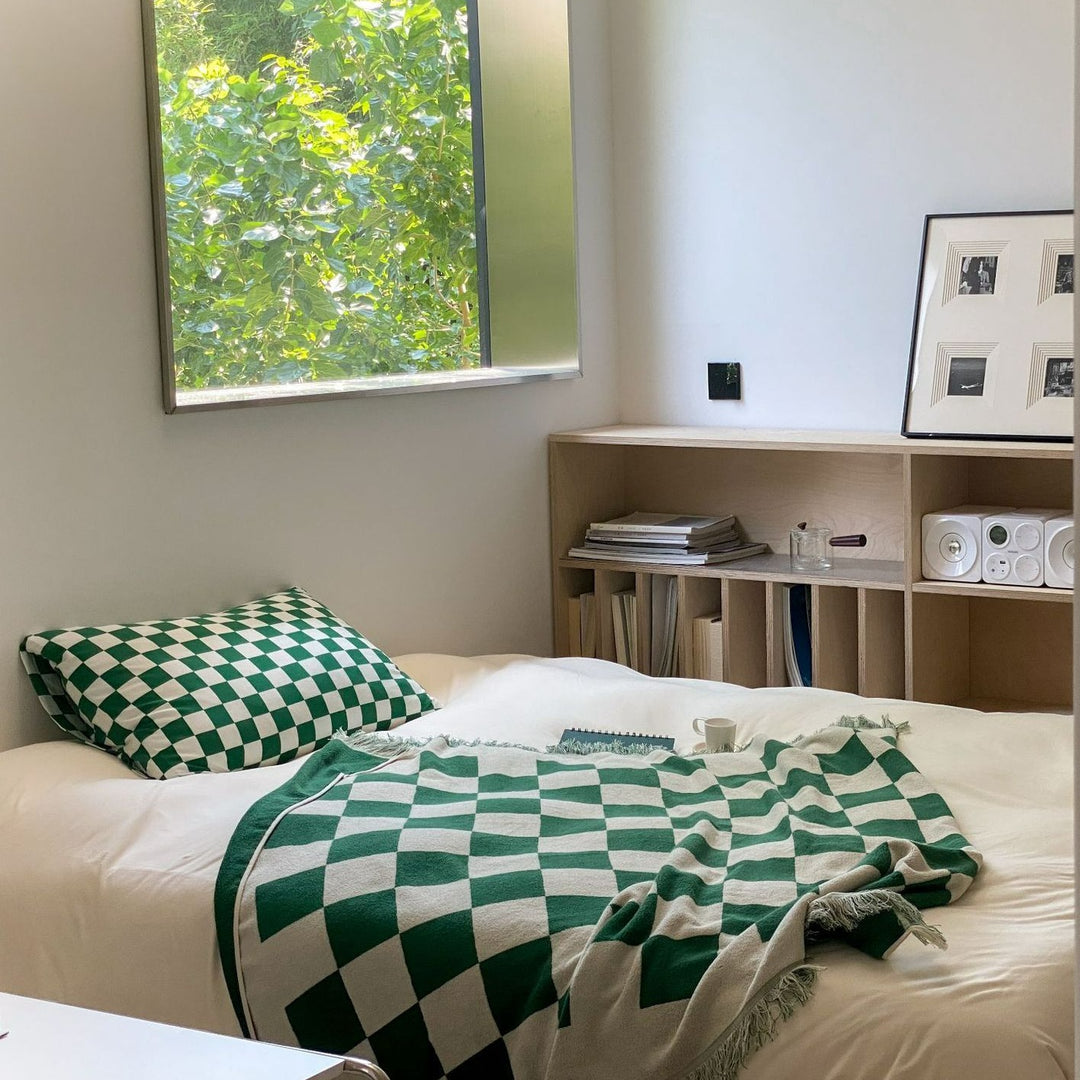 Checkerboard Plus Blanket -Throw- Delicors