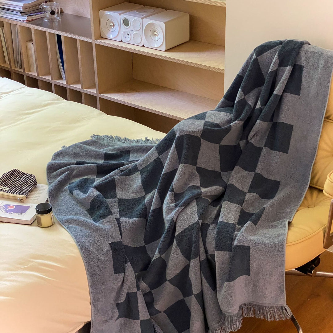 Checkerboard Plus Blanket -Throw- Delicors