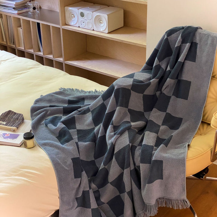 Checkerboard Plus Blanket -Throw- Delicors