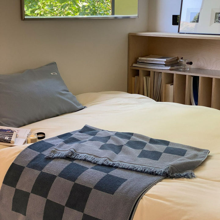 Checkerboard Plus Blanket -Throw- Delicors