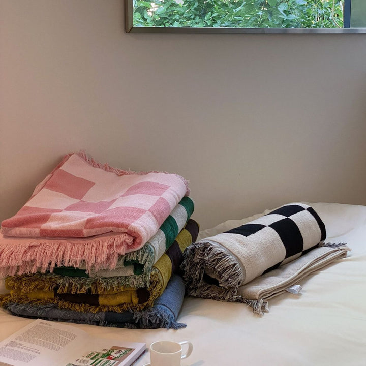 Checkerboard Plus Blanket -Throw- Delicors