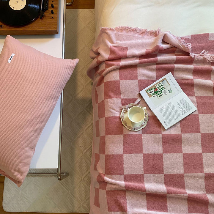 Checkerboard Plus Blanket -Throw- Delicors