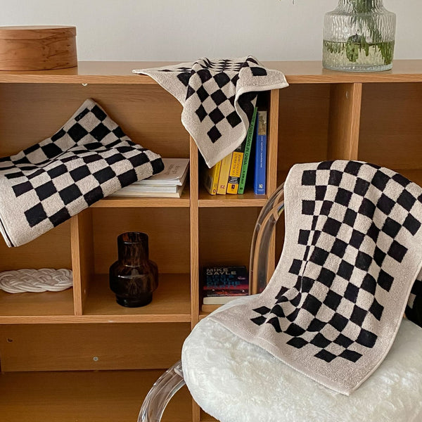 Checkered Plus Towel -Towel- Delicors