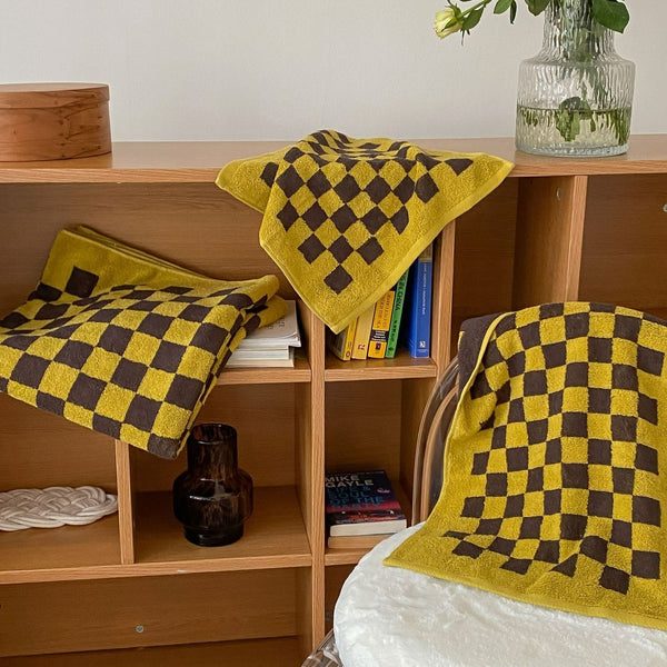 Checkered Plus Towel -Towel- Delicors