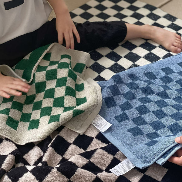 Checkered Plus Towel -Towel- Delicors