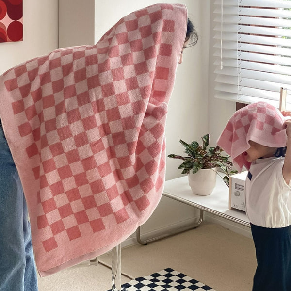 Checkered Plus Towel -Towel- Delicors