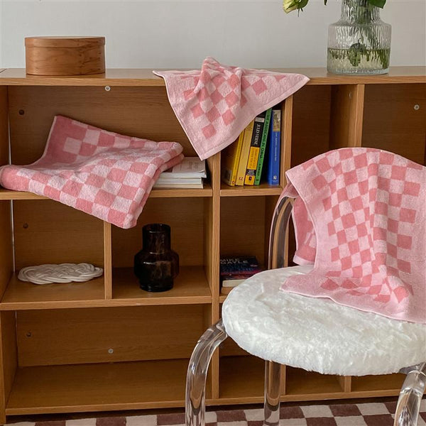 Checkered Plus Towel -Towel- Delicors