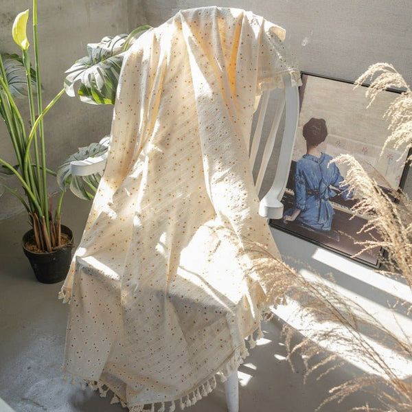 Daisy Tassel Table Cloth Collection -- Delicors