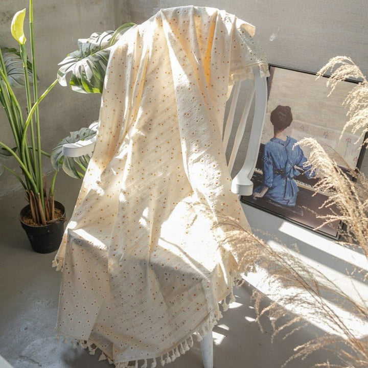 Daisy Tassel Table Cloth Collection -- Delicors