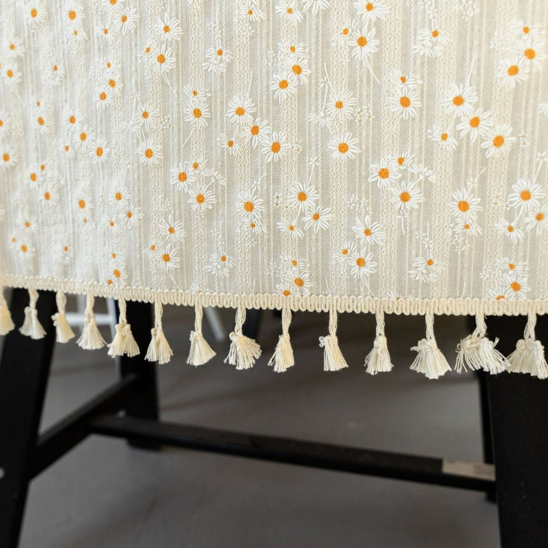 5 daisy store and tassel tablecloths