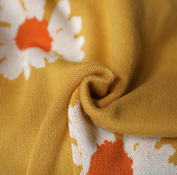 Divine Daisy Blanket -- Delicors