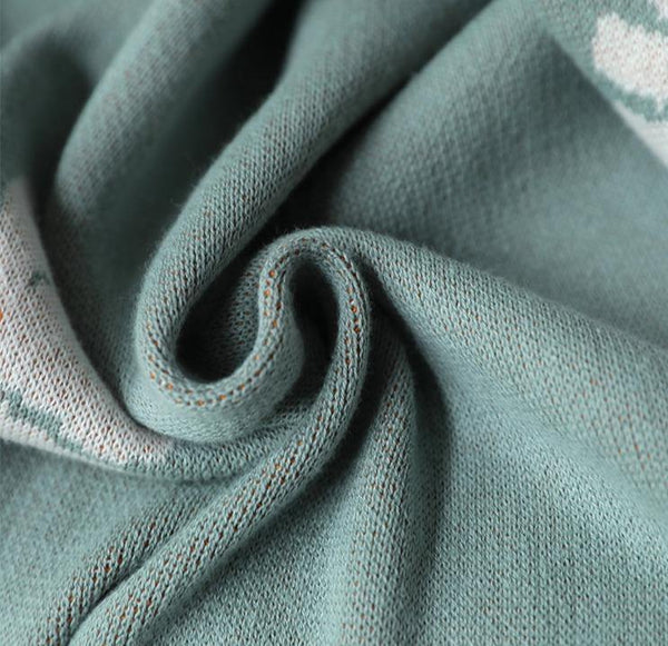 Divine Daisy Blanket -- Delicors
