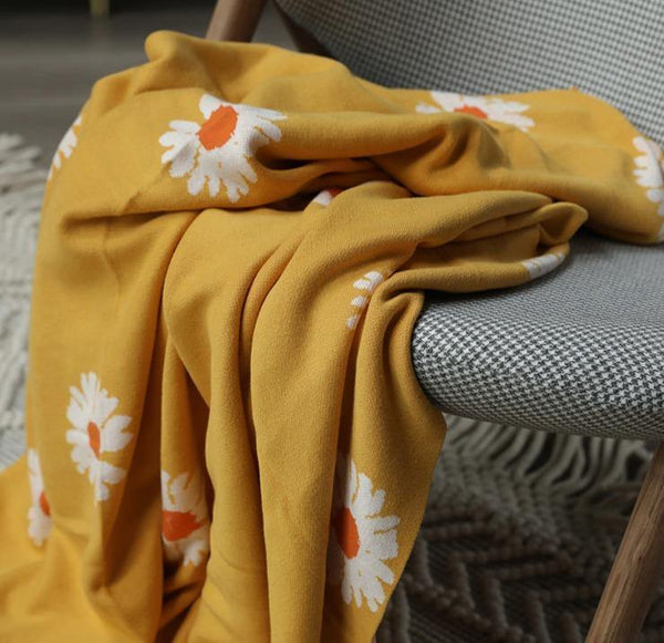 Divine Daisy Blanket -- Delicors