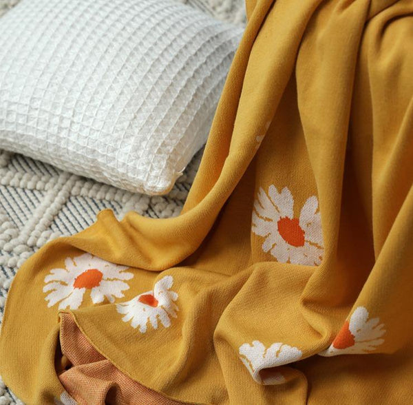 Divine Daisy Blanket -- Delicors