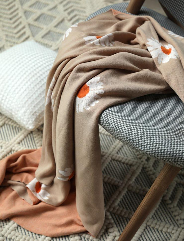 Divine Daisy Blanket -- Delicors