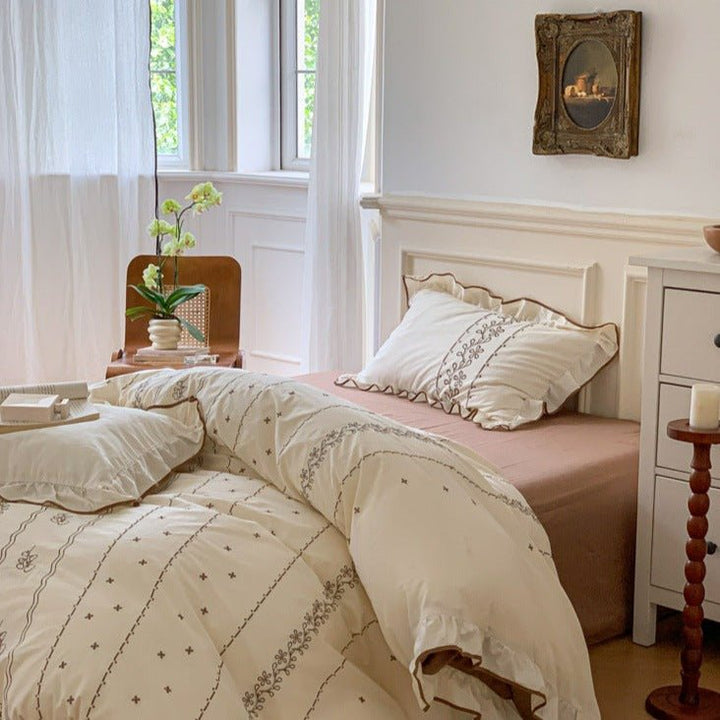 Embroidered Leaf Quilt Cover Set -Bedding- Delicors