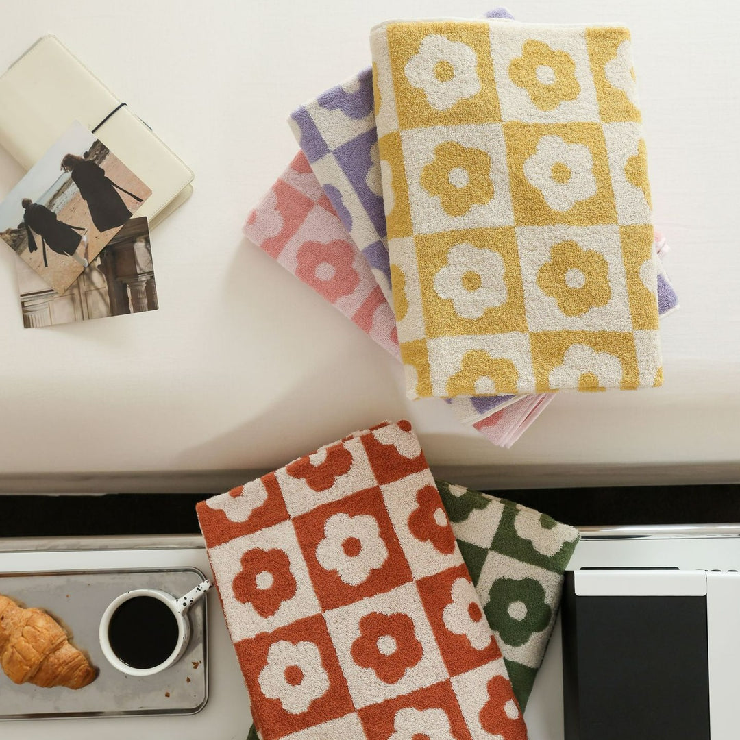 Floral Checkered Towel Collection -Towel- Delicors