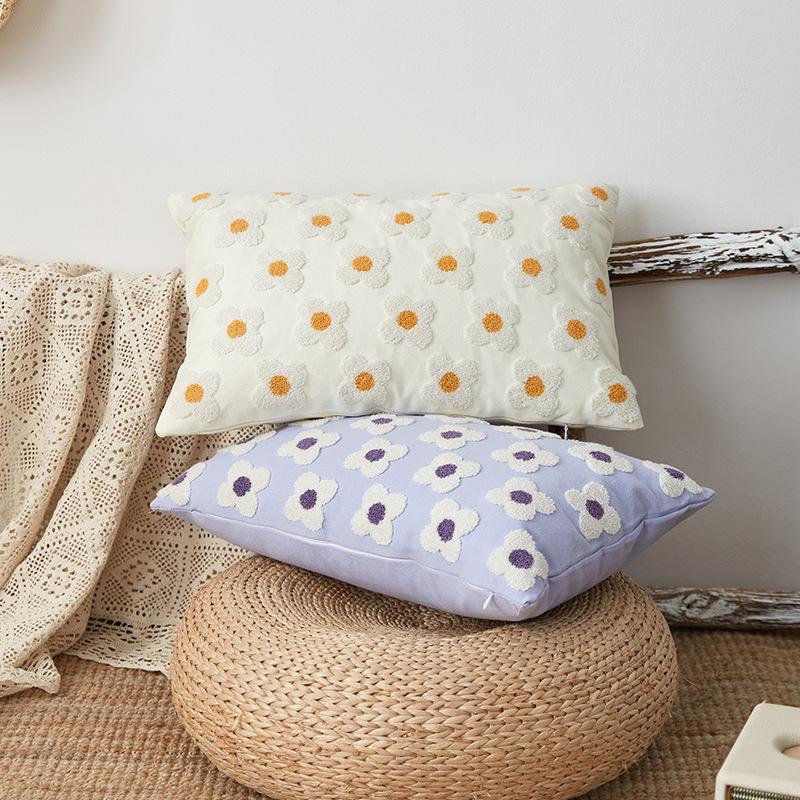 Flower dance cushion -- Delicors