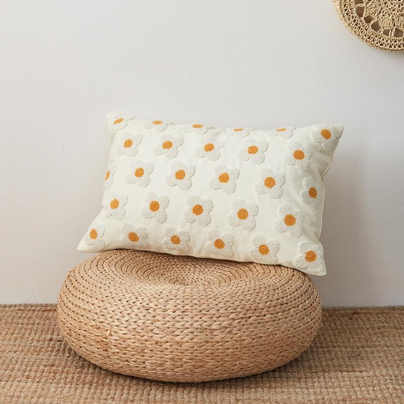 Flower dance cushion -- Delicors